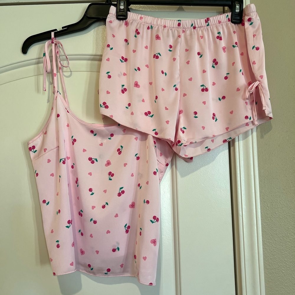JUICY COUTURE Pink Cherry and Hearts Women's Sleepwear Set